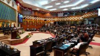 Perda Bank Riau Kepri Syariah Disahkan, Sejumlah Tokoh Berikan Apresiasi