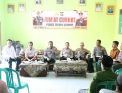 Gelar Jumat Curhat, Polres Tulang Bawang Tampung Langsung Keluhan Warga Tri Tunggal Jaya