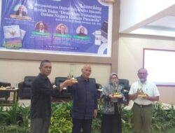 Launching Perpustakaan Digital, UNIDA Bedah Buku Karya Prof Martin Roestamy