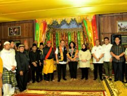 Disambut Bupati Kasmarni, Menteri Kominfo RI Tiba di Negeri Junjungan
