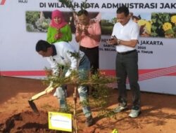 Anwar Ajak Masyarakat Rawat Tanaman di Kolong Tol Becakayu