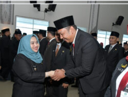 Bupati Kasmarni Lantik 26 Pejabat Administrator