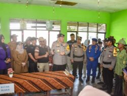 Pastikan Kesiapan TPS, Bupati Kasmarni Dampingi Kapolda Riau ke Rupat