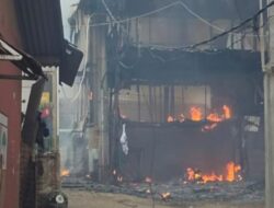 Api Lalap Gudang Rongsokan di Kemang, Satu Unit Motor Ikut Terbakar