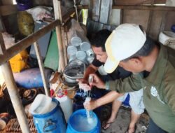 Cemari Sungai Ciliwung, Satpol PP Kota Bogor Segel Gudang Sabun di Kedung Halang