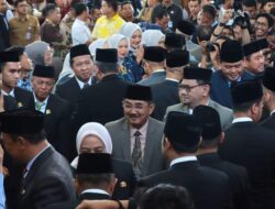 Bupati Tanjab Barat Hadiri Pengucapan Sumpah Janji Anggota DPRD Jambi