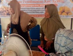 Puluhan Emak-Emak Ikuti Pelatihan Pembuatan Kue Kering dari Diskoperindag Pemalang