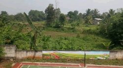 Lahan yang direncanakan sebagai lokasi pembangunan lapangan sepak bola di Desa Jeungjing, Kecamatan Cisoka, Kabupaten Tangerang. (Foto: Subhan/Durasi.co.id)