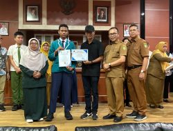 Pelajar Peraih Nilai Tertinggi TKA 2026 Terima Penghargaan dari PWI Batam
