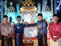 Tutup MTQ Selat Gelam, Wakil Bupati Karimun Ajak Generasi Muda Cintai Al-Qur’an
